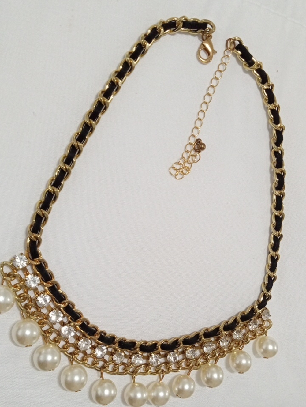 Beautiful Gold, Pearl And Crystals Necklace